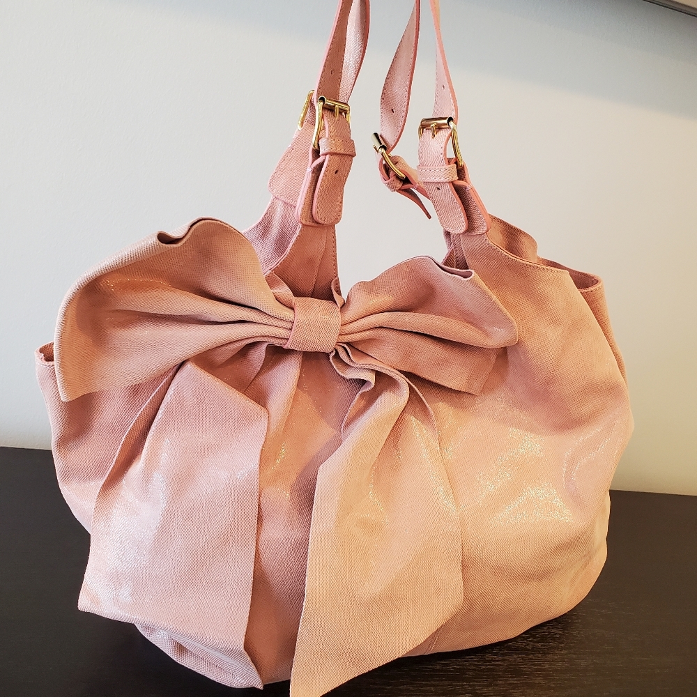 💜SOLD💜RED Valentino Rose light pink shimmering leather tote XL. NWtT